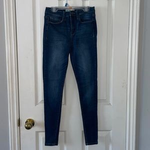 High rise skinny jeans size 3 fits more like a 2